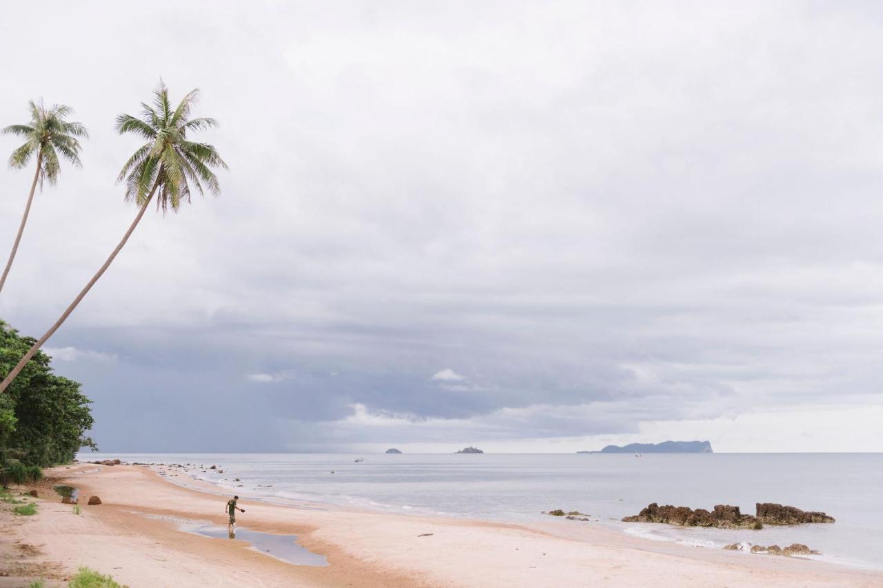 Ban Saithong Beach Resort Bang Saphan Noi Exterior foto